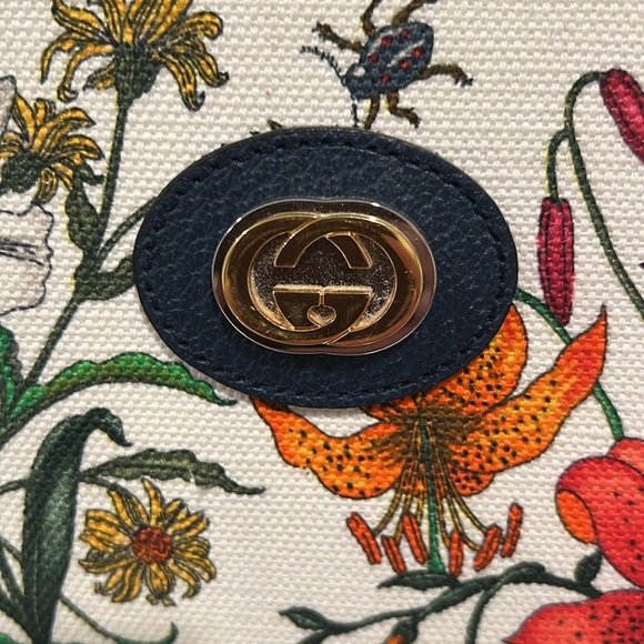 Gucci Flora Canvas Tote with Navy Leather Trim - Picture 11 of 16